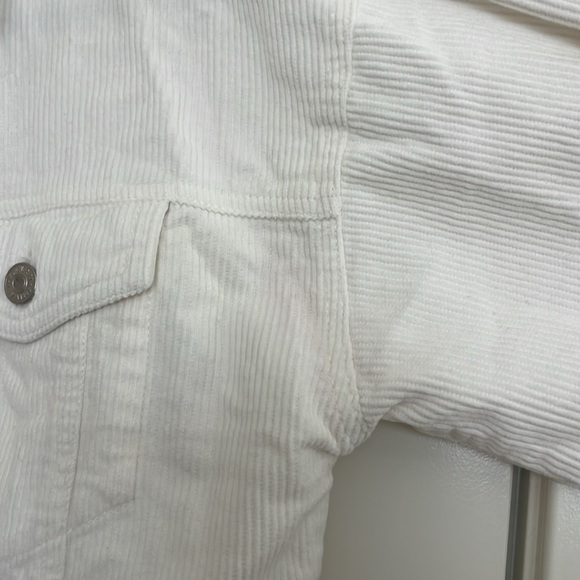 F21: Ribbed White Cropped Jacket - Picture 4 of 5